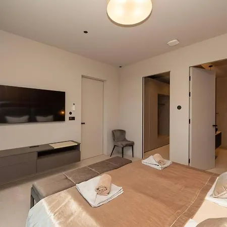 Homestay For 10 People Trogir
